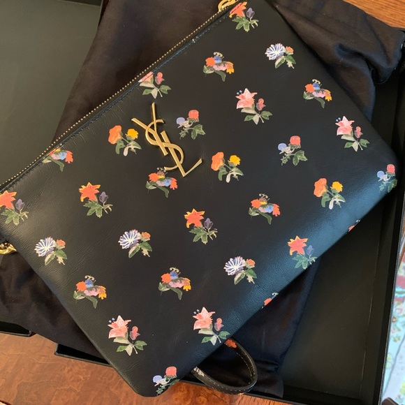 SOLD 🚨 YSL Clutch Pouch - Picture 2 of 6